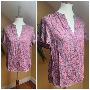 GAP Women Blouse Medium Flirty Pink Floral V-Neck Flutter Short Sleeve Spring